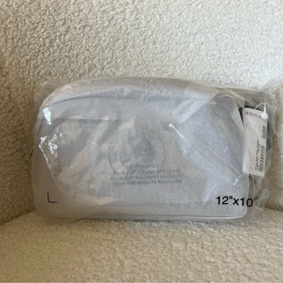 NWT! Lululemon Clear Belt Bag - Picture 5 of 6